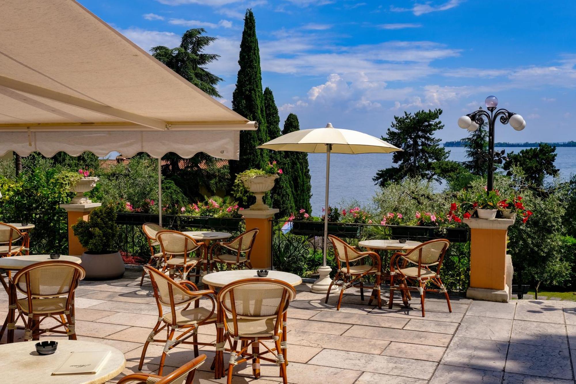 Hotel Bellevue Гардоне Ривьера Экстерьер фото